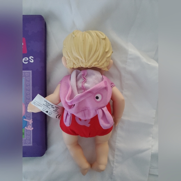 : Peppa Pig 5-Minute Storybook and baby alive with plush body - Picture 12 of 13